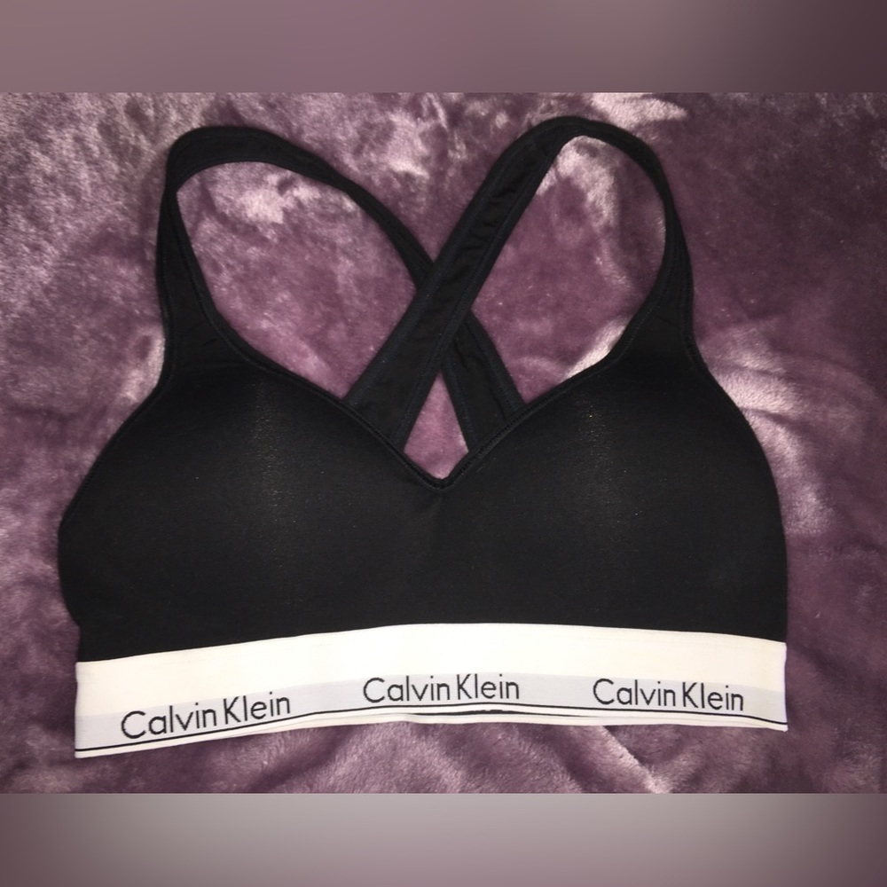 Calvin Klein padded sports bra - medium